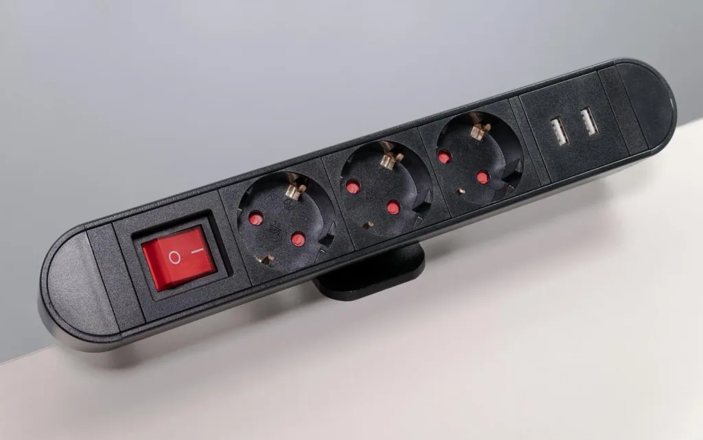Schreibtisch Energiezentrale mit 2 USB Ladeports