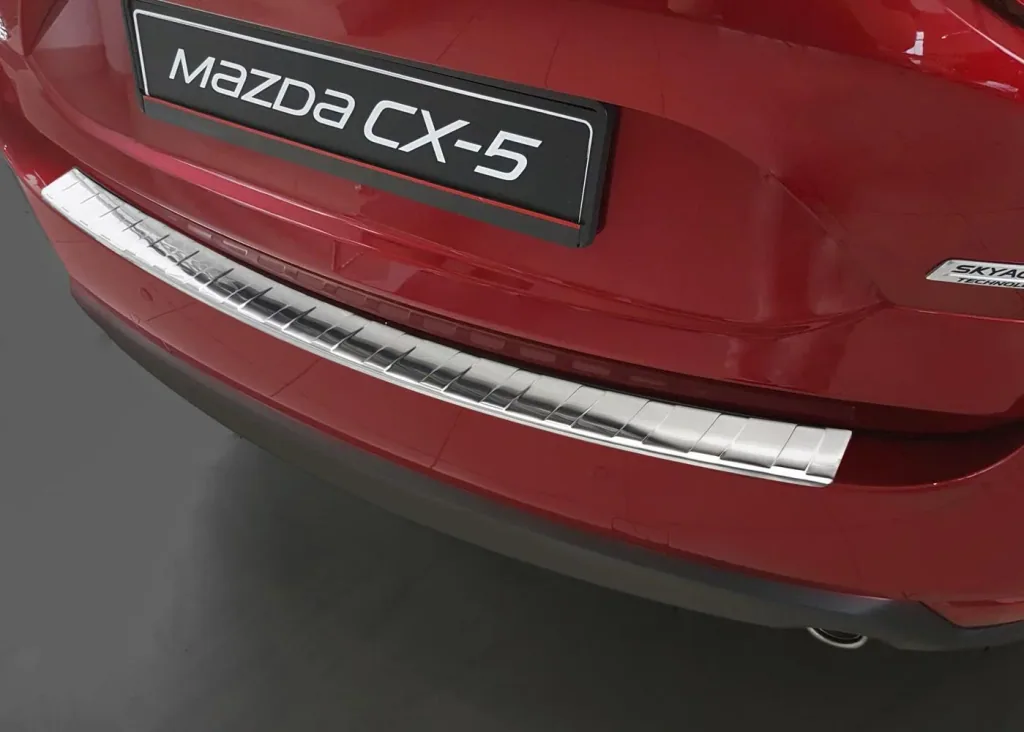 Ladekantenschutz Edelstahl für Mazda CX-5 II - Baujahr 05/2017 >