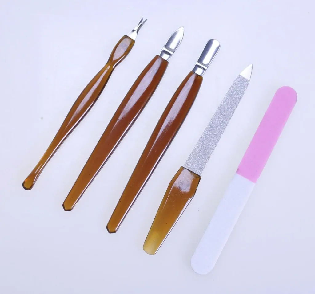 Epilierer mit Licht inkl. 18teiligem Maniküre Set -Gratis
