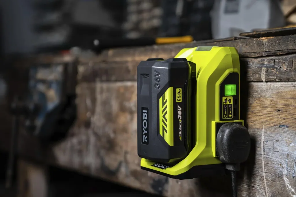 Akku-Wechselrichter Max Power 36 V, ohne Akku und Ladegerät