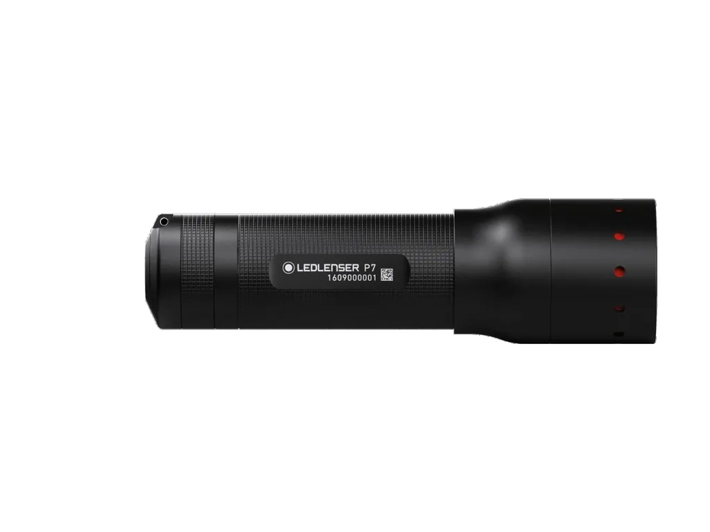 Taschenlampe NEW P-Series P7 mit 450 Lumen und 300 m Leuchtweite