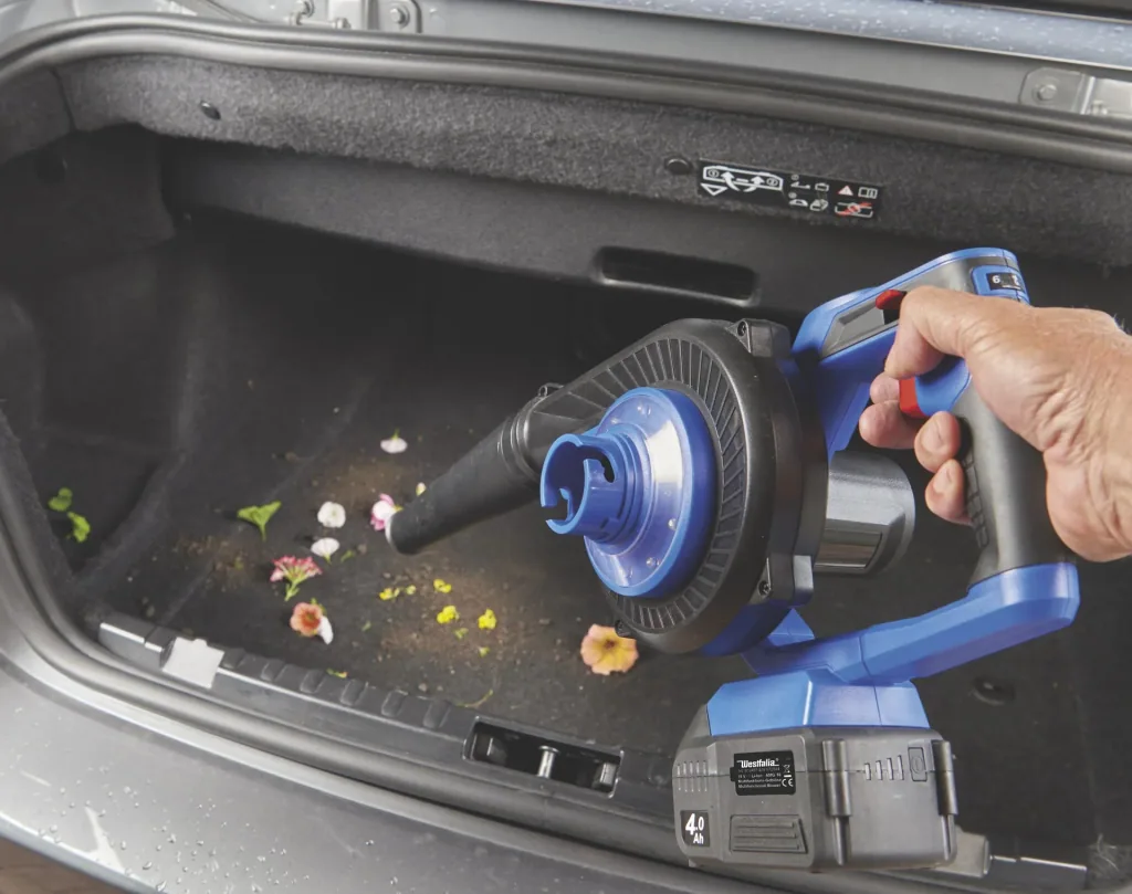 3 in 1 Akku-Turbo-Bläser 18 Volt Li-ion AMG 18 inklusive 1 Akku 4,0 Ah und Schnellladegerät
