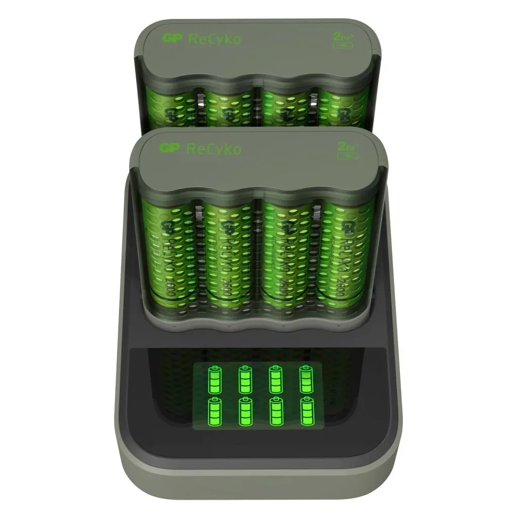 USB Schnellladegerät mit Docking Station, LCD Ladestandsdisplay für 4 AA / AAA NiMH Akkus inklusive 8 ReCyko (AA) 2600mA