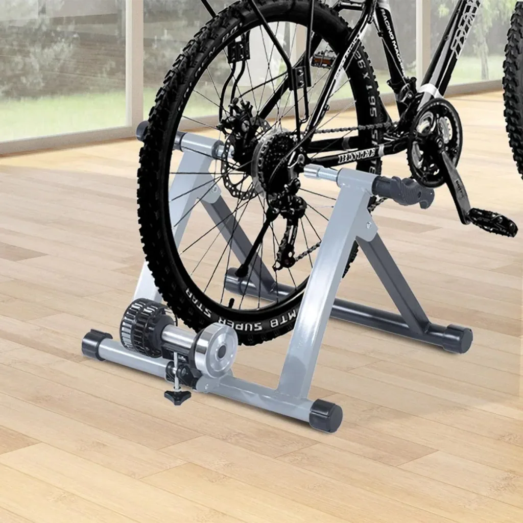 Heimtrainer mit Luftwiderstandsbremse silber/schwarz