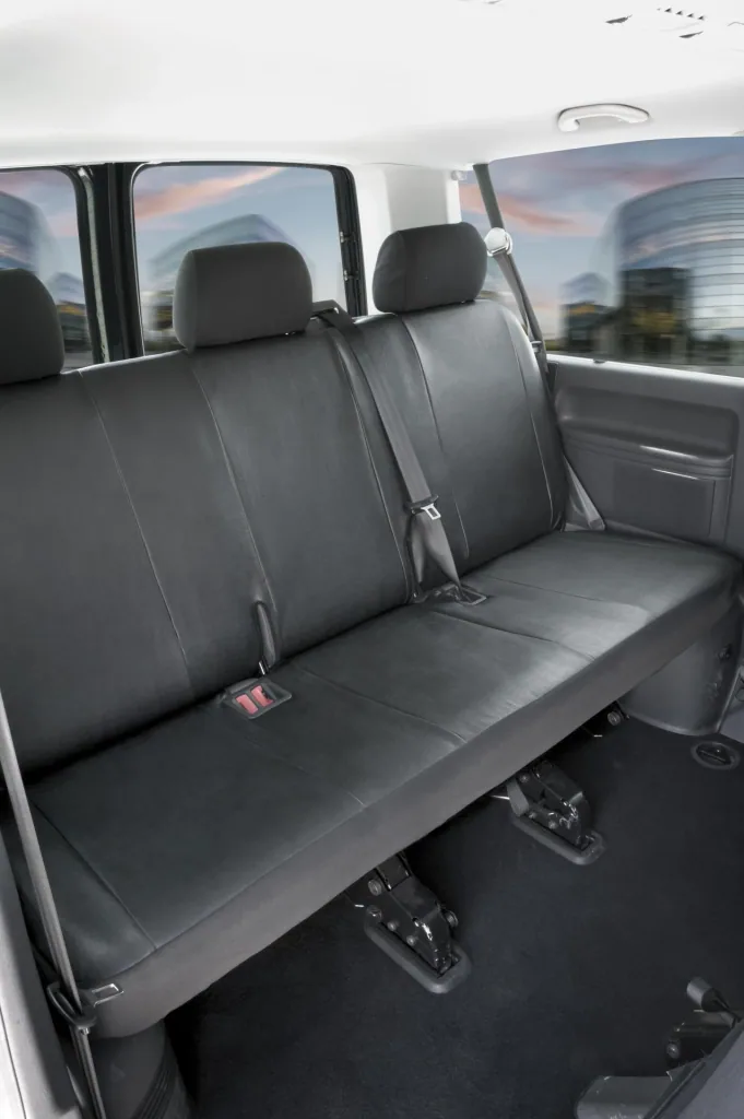 Passform Sitzbezüge für VW T5für 3er Bank aus Kunstleder ab BJ 04/2003 bis 06/2015