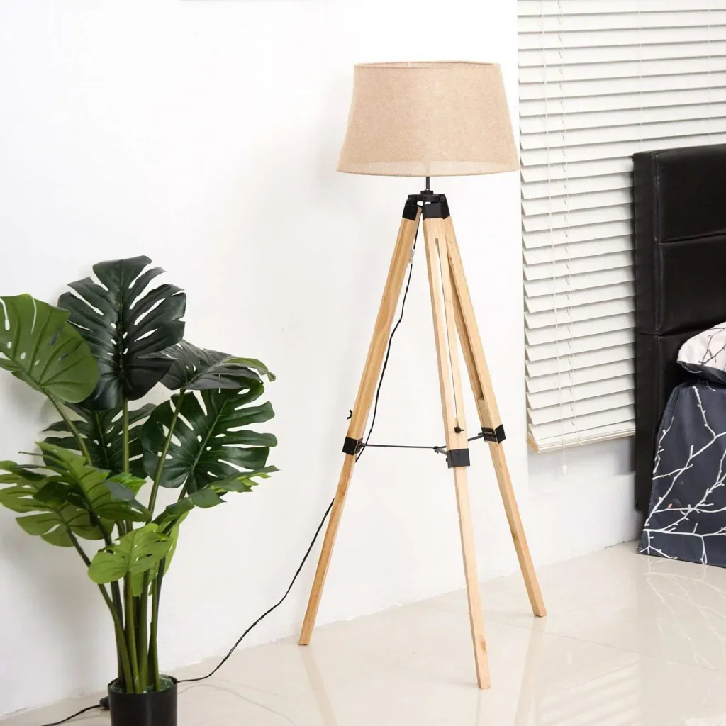 Stehlampe Dreibein höhenverstellbar 99-143cm E27 Kiefer Beige
