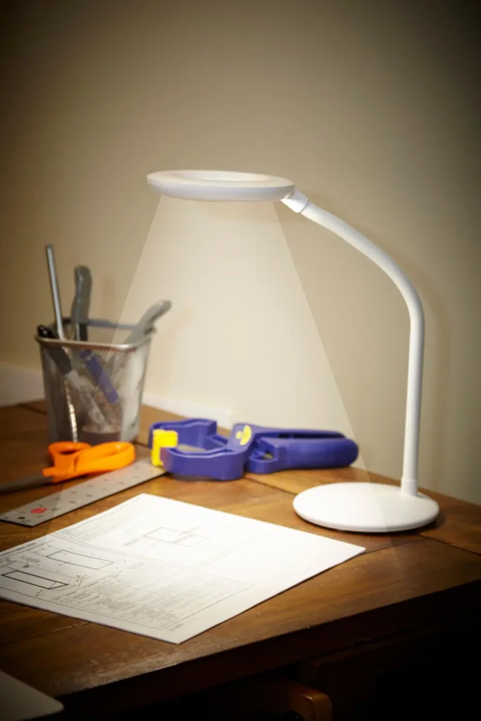LED-Lupenlampe „Magic Vision“, mit Standfuß, Weiß