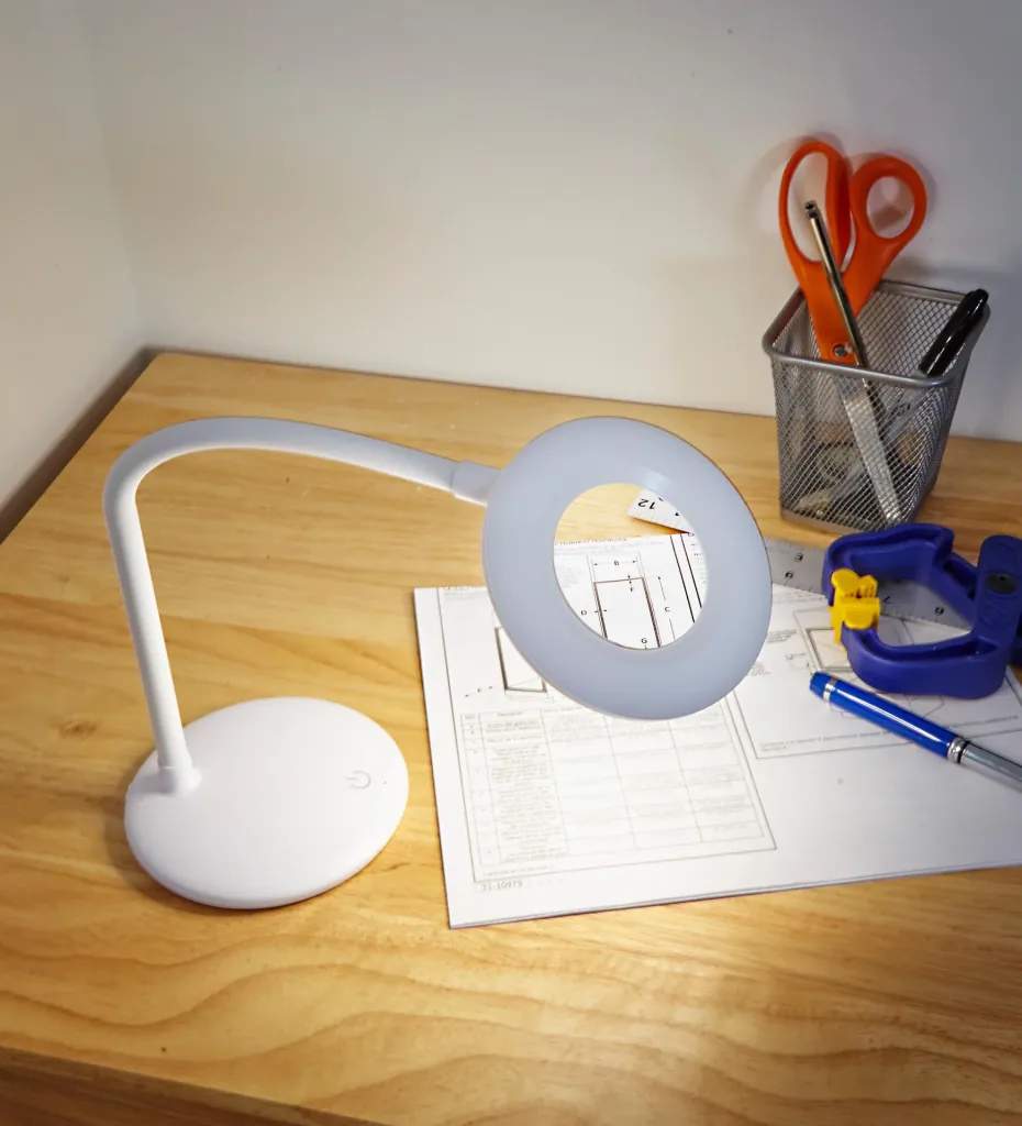 LED-Lupenlampe „Magic Vision“, mit Standfuß, Weiß