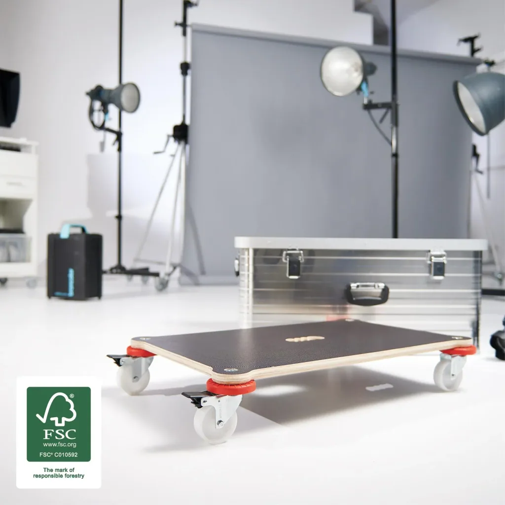 Transporthilfe MM 1375, 71 x 44 x 12,5 cm, harte Rollen Ø 75 mm, Gleitlager, 2 Bremsen, Platte FSC®, Tragkraft 200 kg