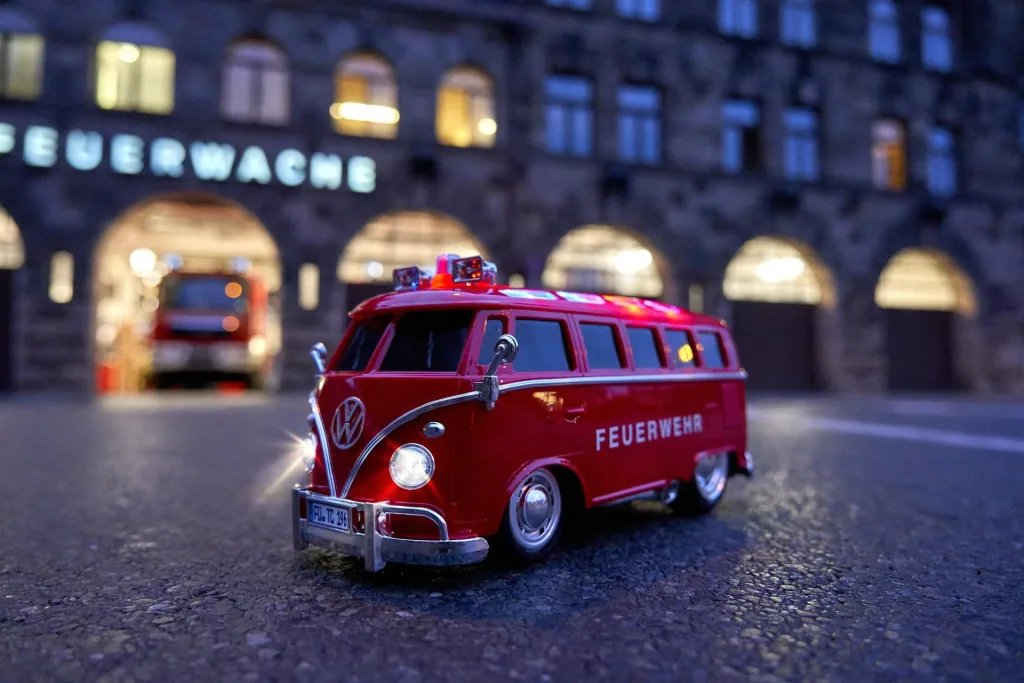 1:14 VW T1 Samba Bus Feuerwehr 100% RTR