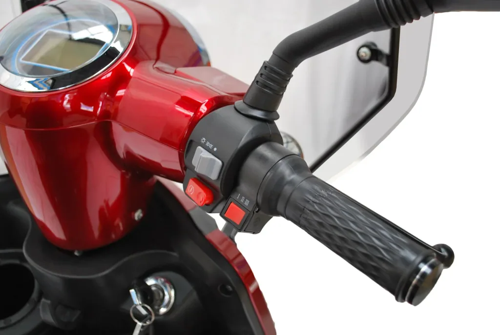 E-Scooter rot - 4 Räder - 25 km/h - mit Dach - Seniorenmobil