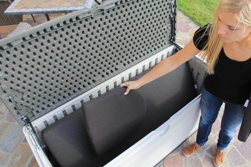 Lifetime Kissenbox 495 L Lichtgrau 152.5×61×67 cm – wetterfeste Auflagenbox aus HDPE