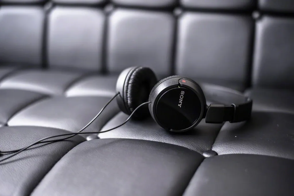 Kopfhörer/Headset, schwarz, 12-22 kHz, 1,2m Kabel