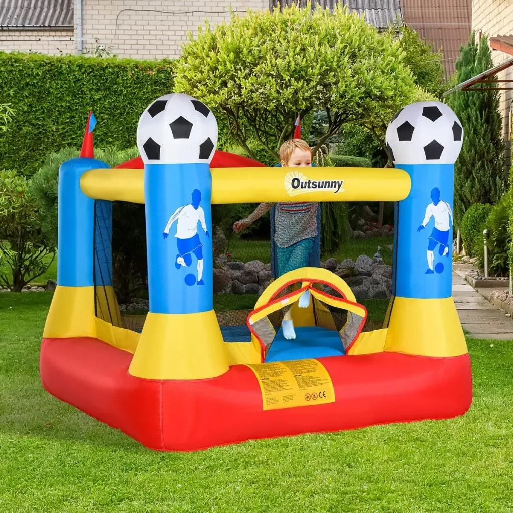 Kinderhüpfburg im Fußballmotiv bunt