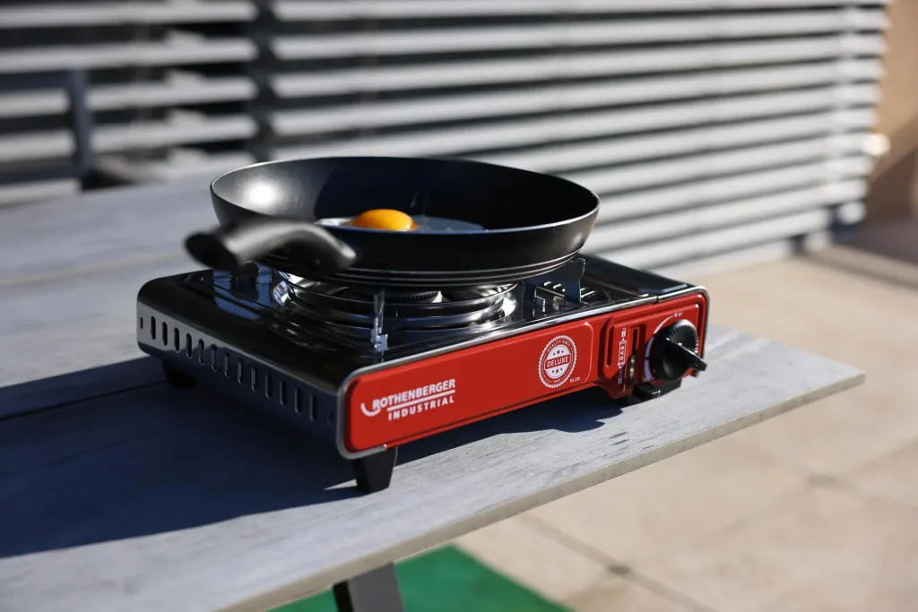 Kompakter Gas-Tischkocher Deluxe RS 220 mit integriertem Kartuschenfach