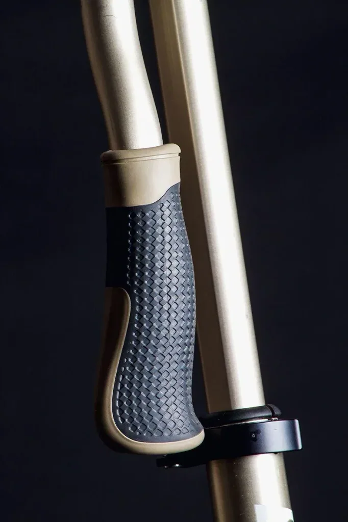 Aluminium Scooter mit Luftbereifung, Klappmechanismus, 205 mm, ABEC 7, höhenverstellbar, gold