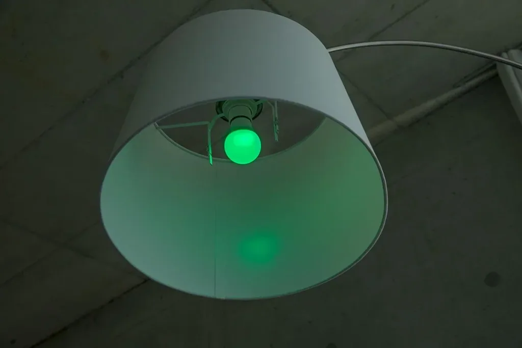 LED Lampe Star mit Remote Control, 9 Watt, E27, warmweiß,RGB dimmbar