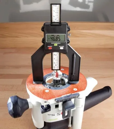 Digitaler Tiefenmesser/ Tiefenlehre