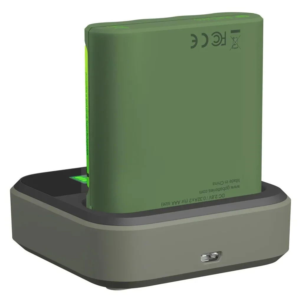 Ladegerät mit Docking Station, LCD Ladestandsanzeige für 4 AA/AAA NiMH Akkus inkl. 4 ReCyko Mignon(AA)NiMH Akkus 2100mAh
