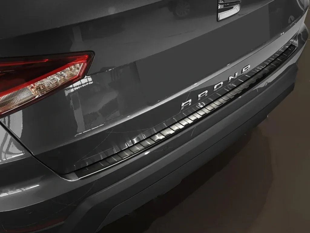Ladekantenschutz Edelstahl graphite / black für Seat Arona, Baujahr 2017>
