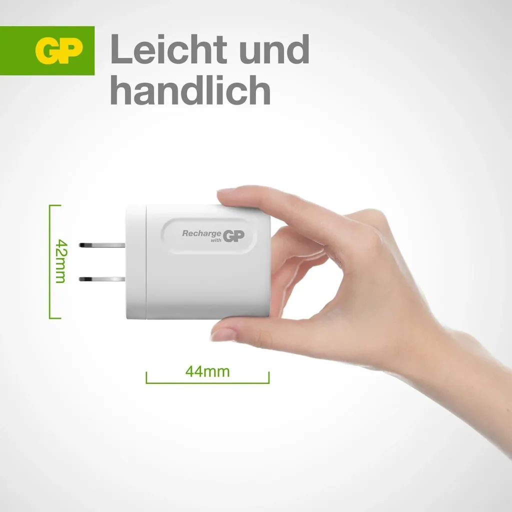 USB Schnellladeadapter mit 1 x USB-A und 1 x USB-C Anschluss inklusive Welt-Reiseadapter, max. 20 Watt
