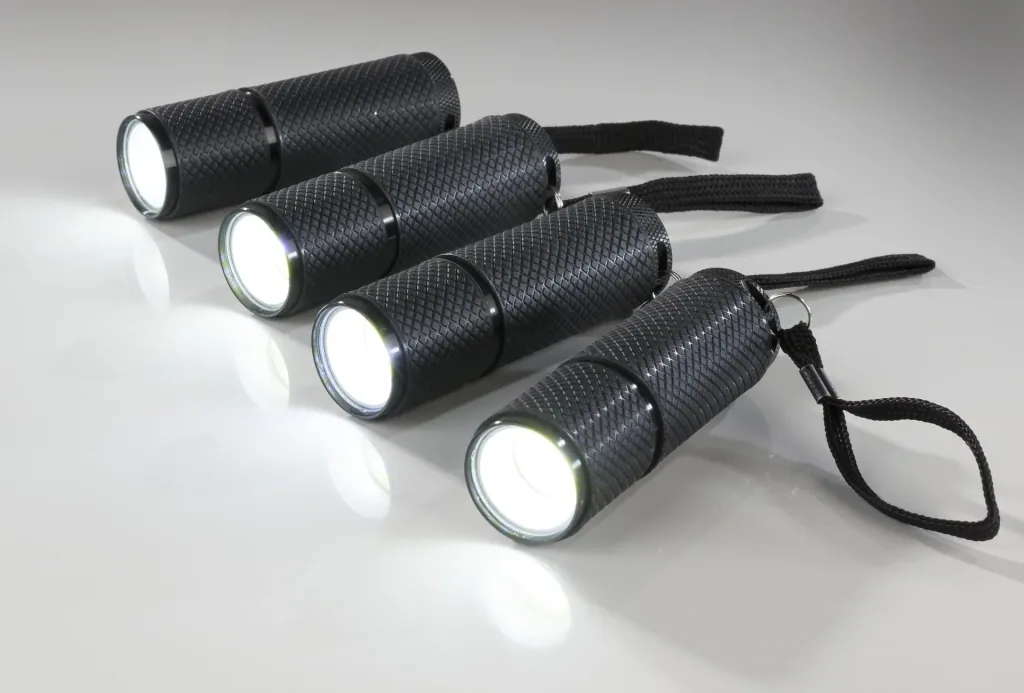 Taschenlampen mit rutschfester Gummierung inklusive Batterien - 4er Set
