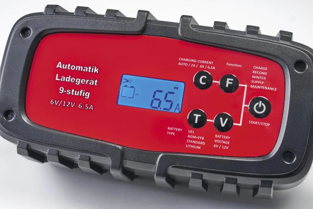 Batterieladegerät, 9-stufig - für Auto & Motorrad - 6,5 A, 6/12 Volt
