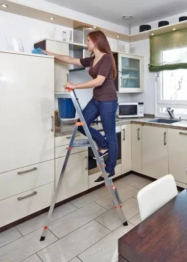 Stufen-Stehleiter mit 2 Stufen plus Plattform