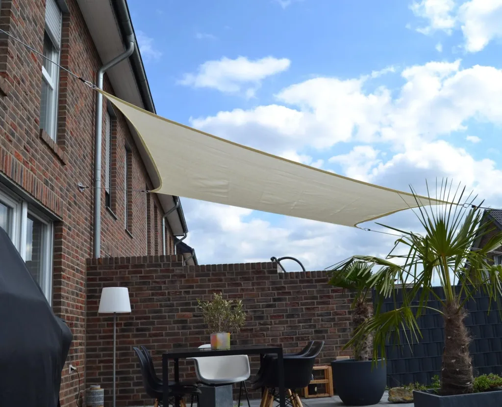 Viereck-Sonnensegel HDPE creme weiss 250 x 300cm