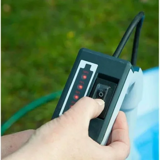 12V ACCU-WATERPOMP 1500 L/Stunde inklusive 1 Akku, Ladegerät und Halterung