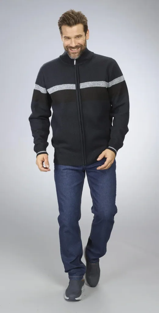 Strickjacke, Farbe marine, Gr.M