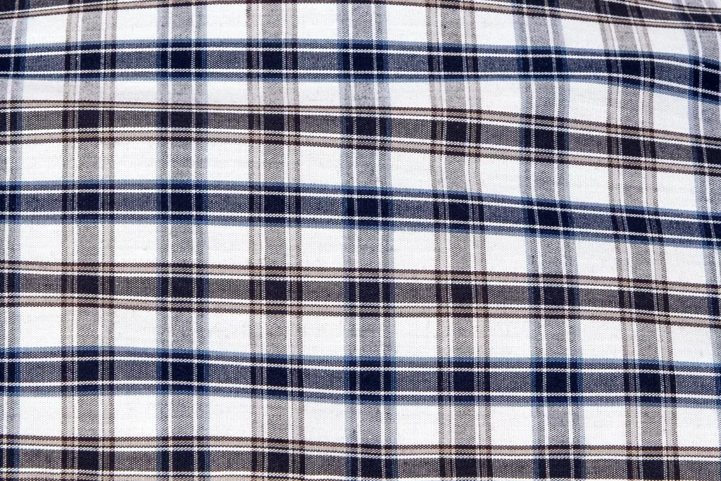 Baumwollhemd halbarm, kariert, Länge 105cm, Gr. 41/42, farblich sortiert