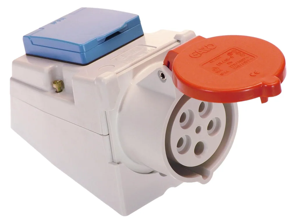 Kombi-Kraftsteckdose 5x16A 400V, 1 x 230 V Schutzkontaktsteckdose