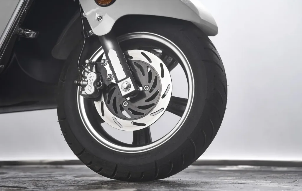 3-Rad E-Kabinenfahrzeug eLizzy Premium 25 km/h silber, mit Vor-Ort-Einweisung