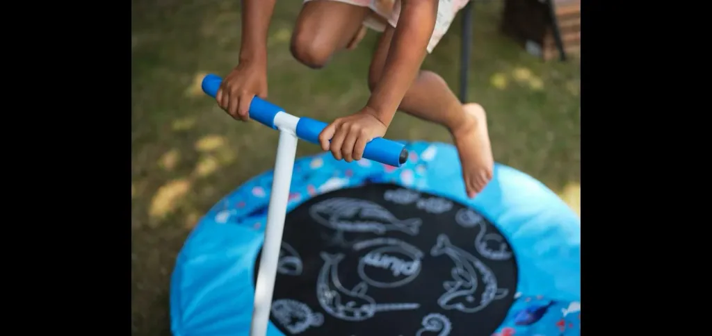 Trampolin Junior Bouncer Meeres-Sound, In- und Outdoor-Trampolin für Kinder, Haltegriff, Durchmesser 81 cm, rund