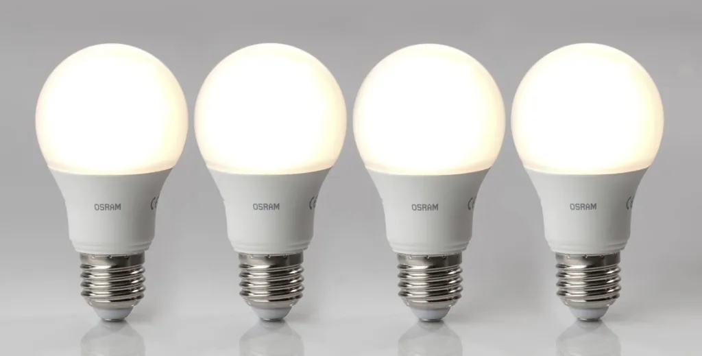 LED Lampe Retrofit mit 8,5 Watt, E27, warmweiß, matt - 4 Stück