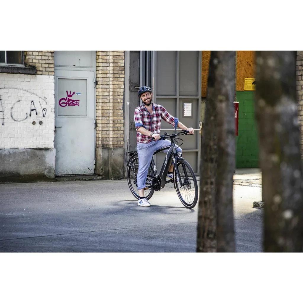 Herren E-Bike Trekking, 28 Zoll, Rahmengröße 55cm, 10-Gang Kettenschaltung, graphit metallic matt, VIATOR 6.0i