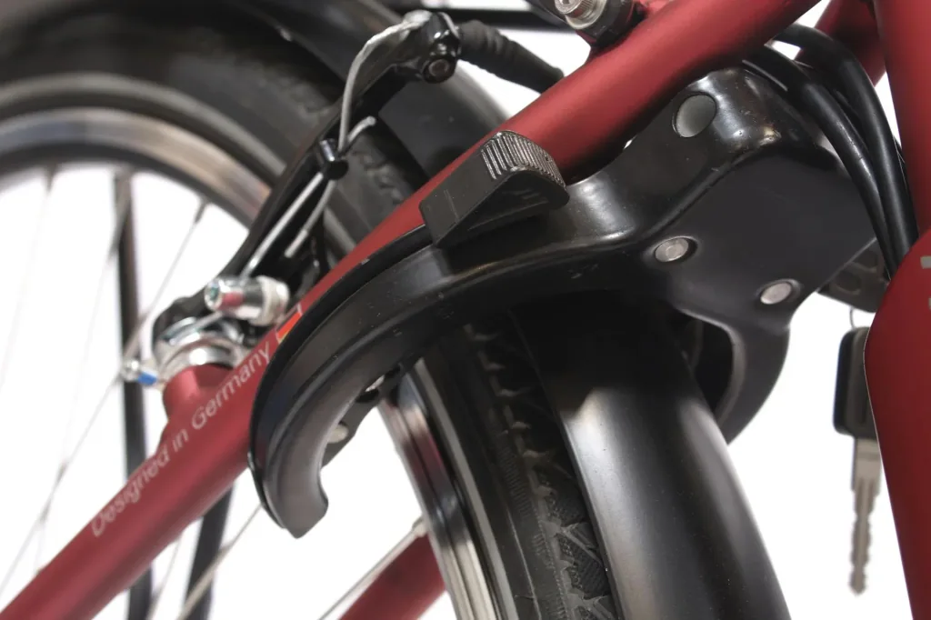Unisex City E-Bike 28 Zoll, Rahmenhöhe 45 cm, 3-Gang Nabenschaltung, Bordeaux matt, Berlin