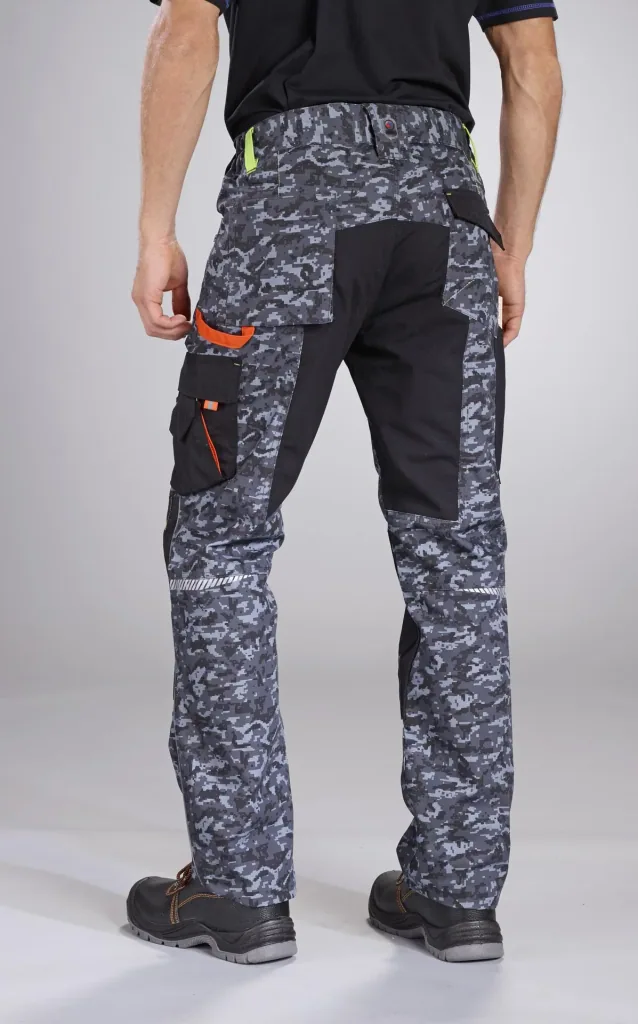 Bundhose mit Pixelprint, Gr.48