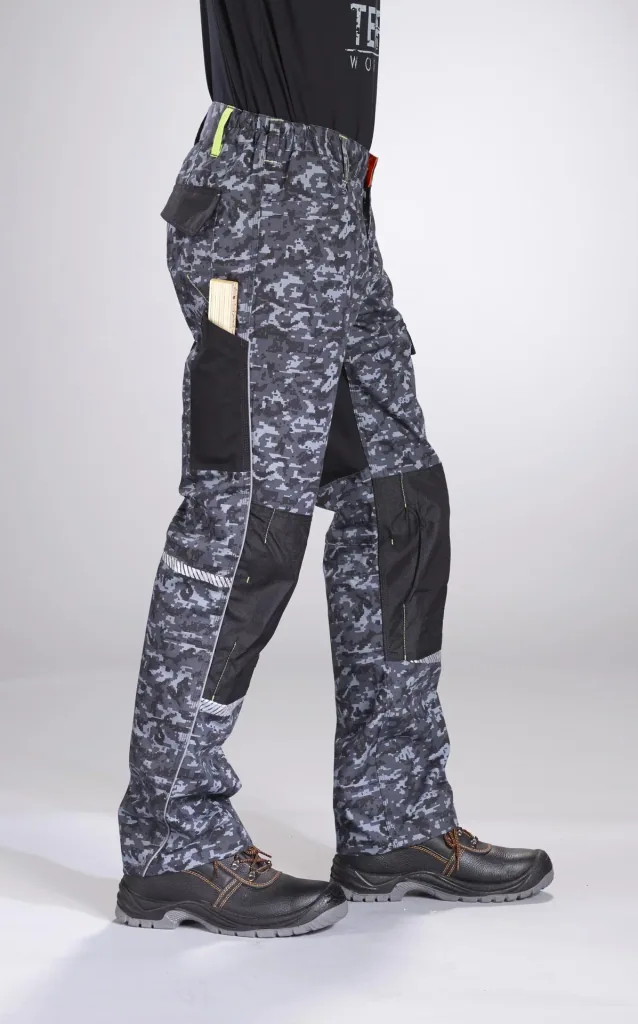 Bundhose mit Pixelprint, Gr.48