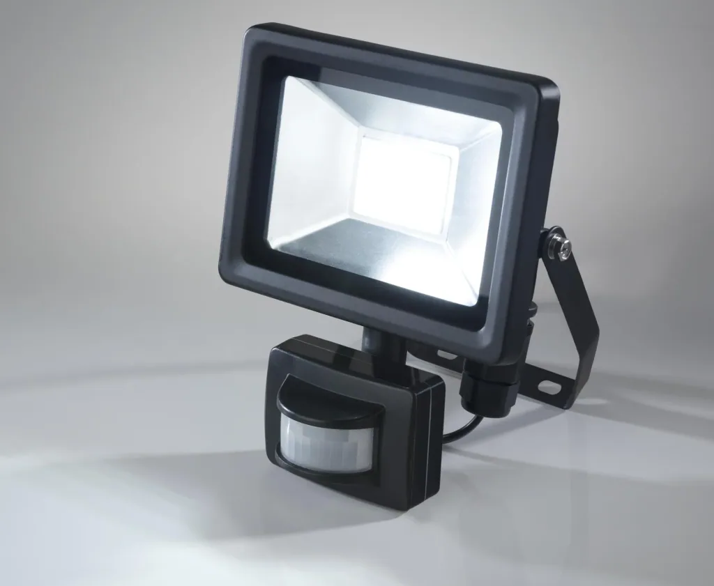 LED Fluter mit Bewegungsmelder, 20 Watt, 1600 Lumen, IP44