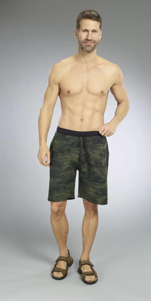 Bermuda Shorts, Farbe camouflage/grün/schwarz, Gr.M