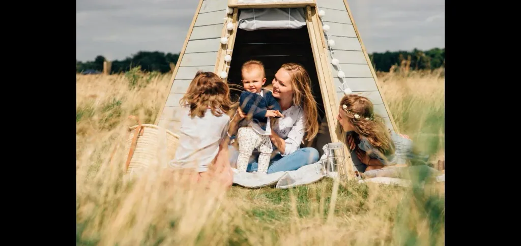 Holz Tipi Hideaway 230, Outdoor-Tipi für Kinder aus Holz, Spielzelt, 2,30 m hoch, natur
