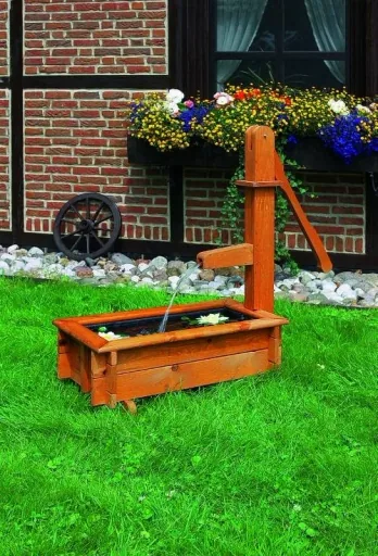 Holztrog 70 cm mit Holzschwengelpumpe