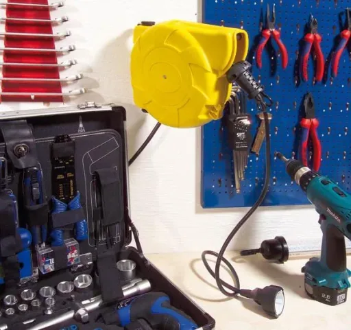 Automatik Kabeltrommel mit 9 m + 2 m Verlängerung, Kabelaufrollautomatik, IP20