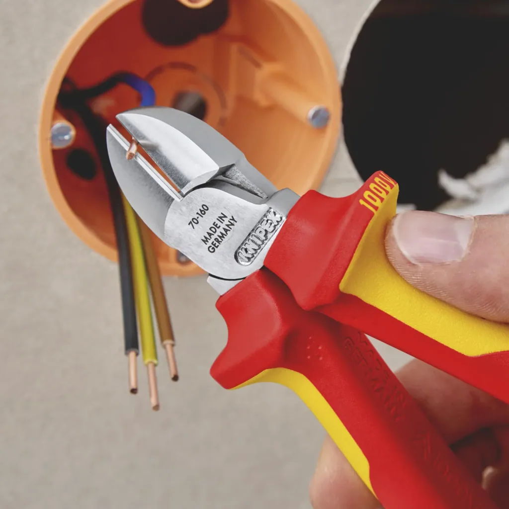 Seitenschneider isoliert mit Mehrkomponenten-Hüllen verchromt 160 mm Schneide mit Facette