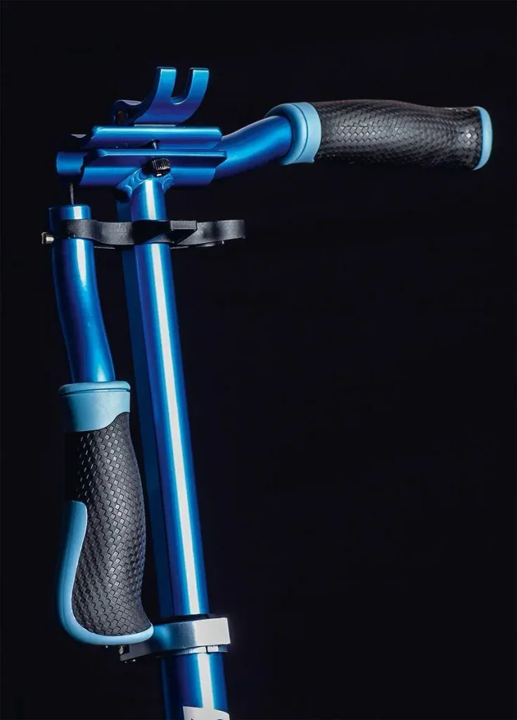 Aluminium Scooter mit Klappmechanismus und Ständer, 205 mm, ABEC 7, höhenverstellbar, blau