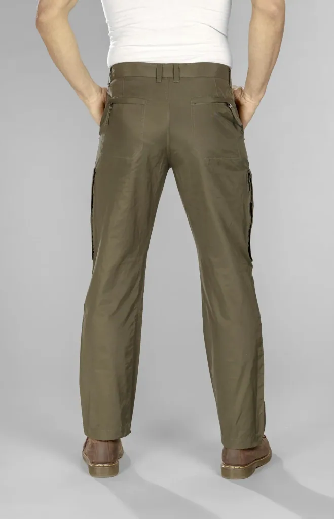 Outdoorhose, Gesäßtasche mit Reißverschluss, Farbe oliv, Gr.52