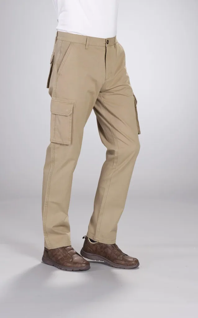 Cargohose mit 2 aufgesetzten Beintaschen, Farbe beige, Gr.48