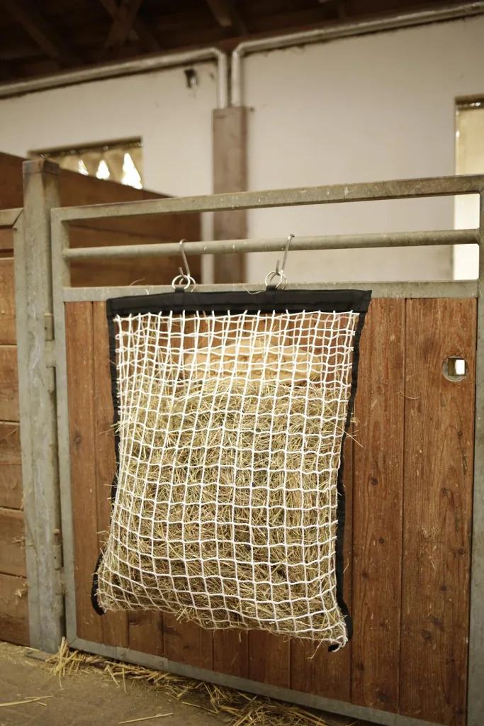 Heunetz mit Füllhilfe 83 x 83 cm, Fassungsvermögen 5,5 kg